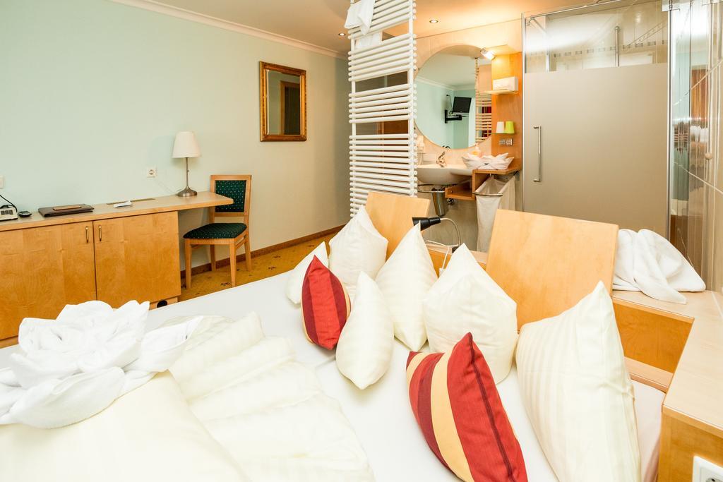 Hotel Alpina Nature-Wellness Wenns Eksteriør billede